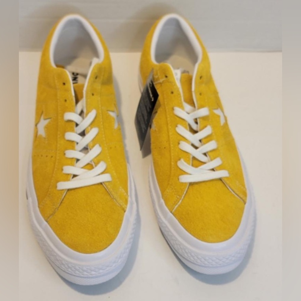 Men’s Size 11.5 Suede converse